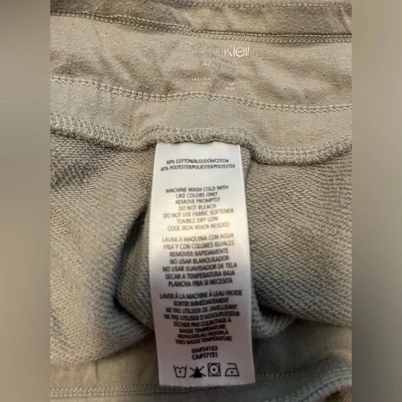 X-large Calvin Klein sweats - Picture 2 of 5
